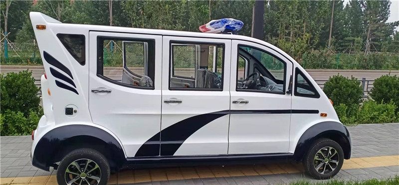 昂仁警用巡逻车